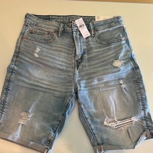 American eagle air flex at the knee Jean short 32